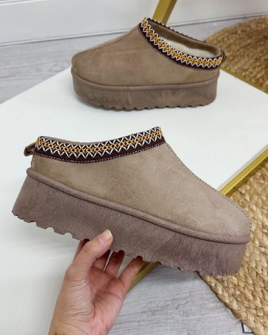 {Taupe} Platform Lined Boots